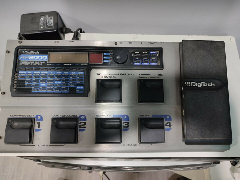 Pedalera Digitech RP2000