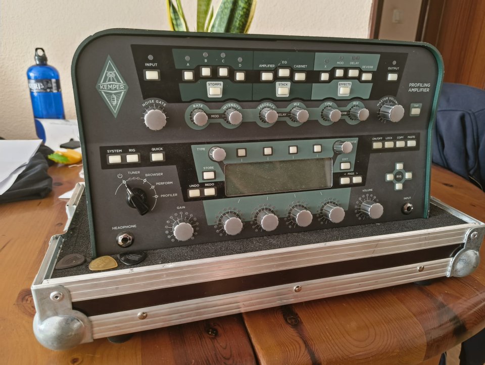 Kemper Profiler + Flight Case Thon