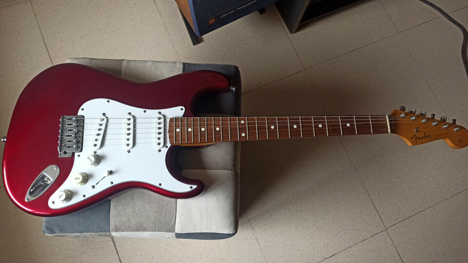 Fender Stratocaster St62 japon escala 24,75