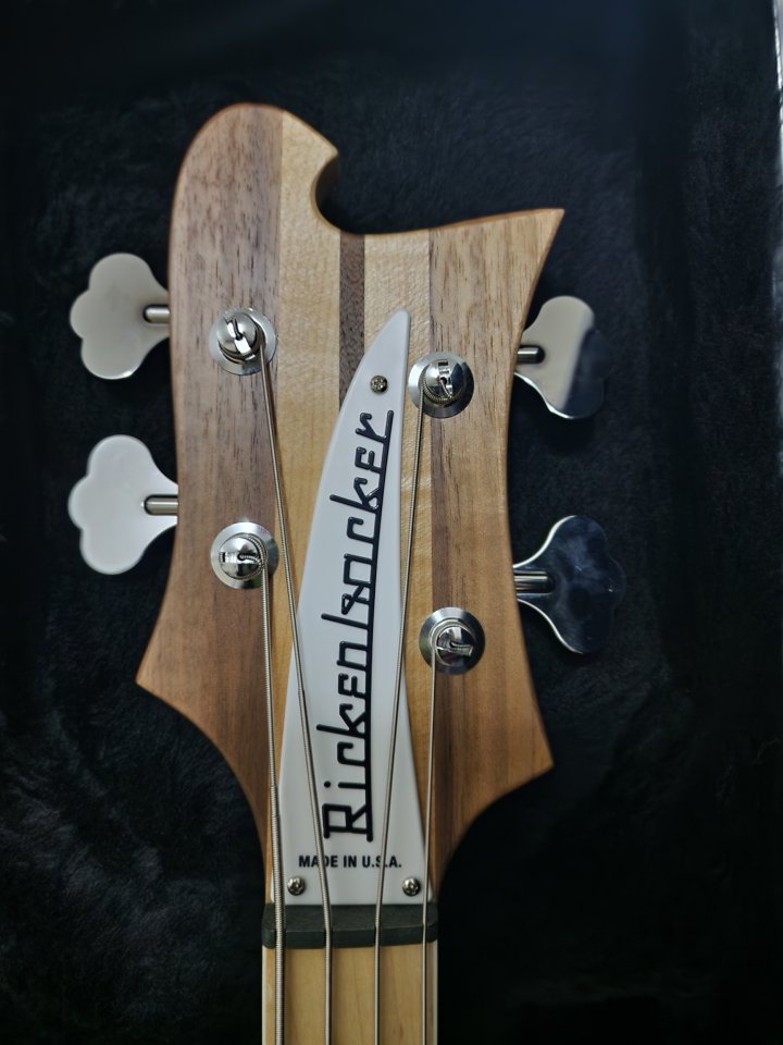 Rickenbacker 4003 Walnut 2026. Nuevo sin estrenar. de segunda mano · Foto 2 de 6 · Madrid · 2650 €