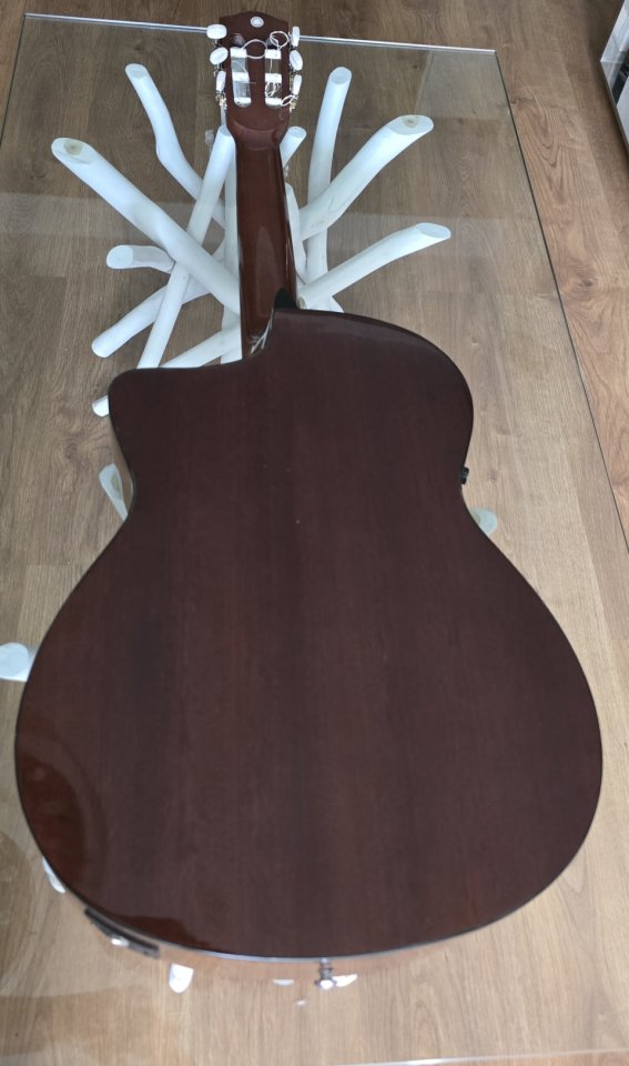 Guitarra electrificada clasica Fender de segunda mano · Foto 7 de 10 · Madrid · 190 €