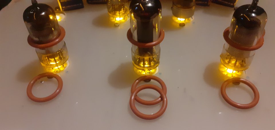 Válvulas JJ Electronic El84 de segunda mano · Foto 4 de 4 · Asturias · 27 €