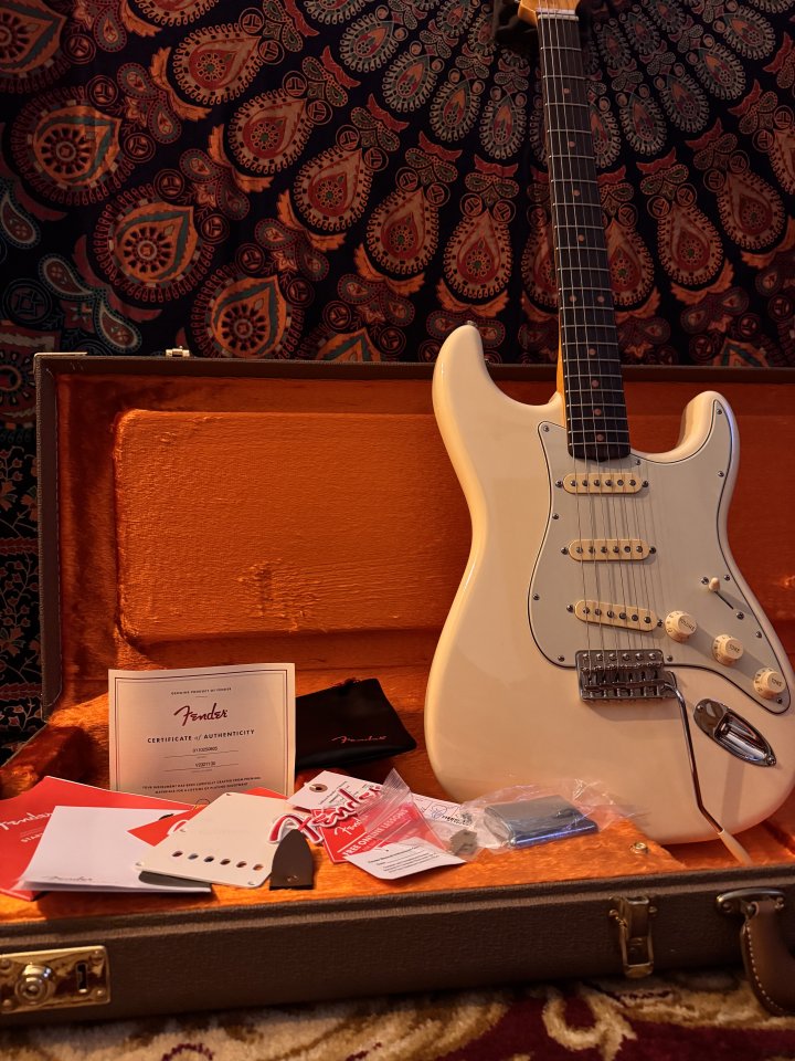 NUEVOS CAMBIOS!! Fender American Vintage ii COMO NUEVA!!