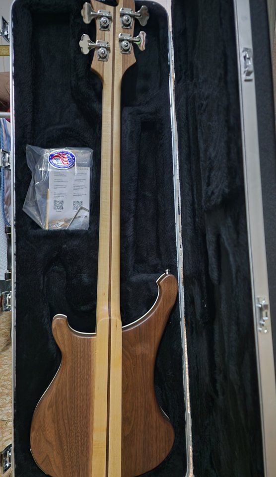 Rickenbacker 4003 Walnut 2026. Nuevo sin estrenar. de segunda mano · Foto 6 de 6 · Madrid · 2650 €