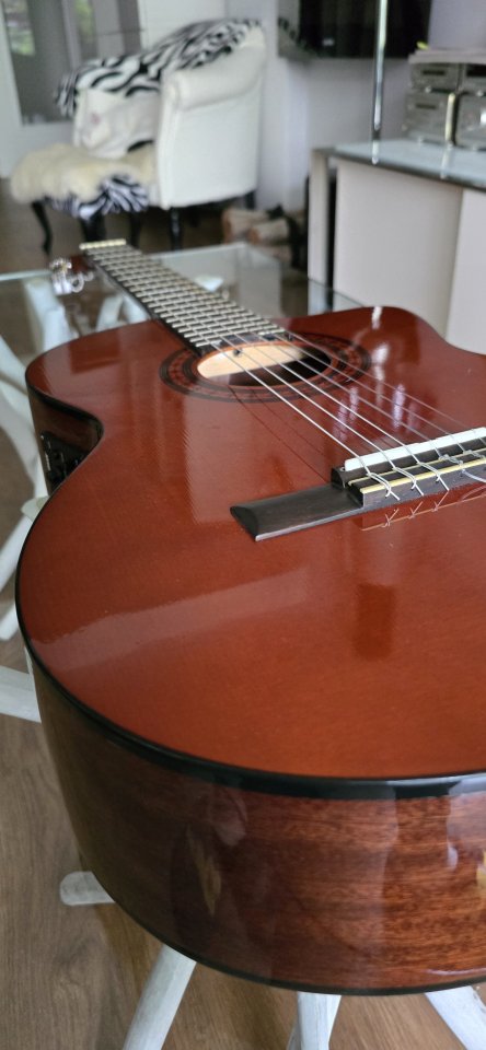 Guitarra electrificada clasica Fender de segunda mano · Foto 9 de 10 · Madrid · 190 €