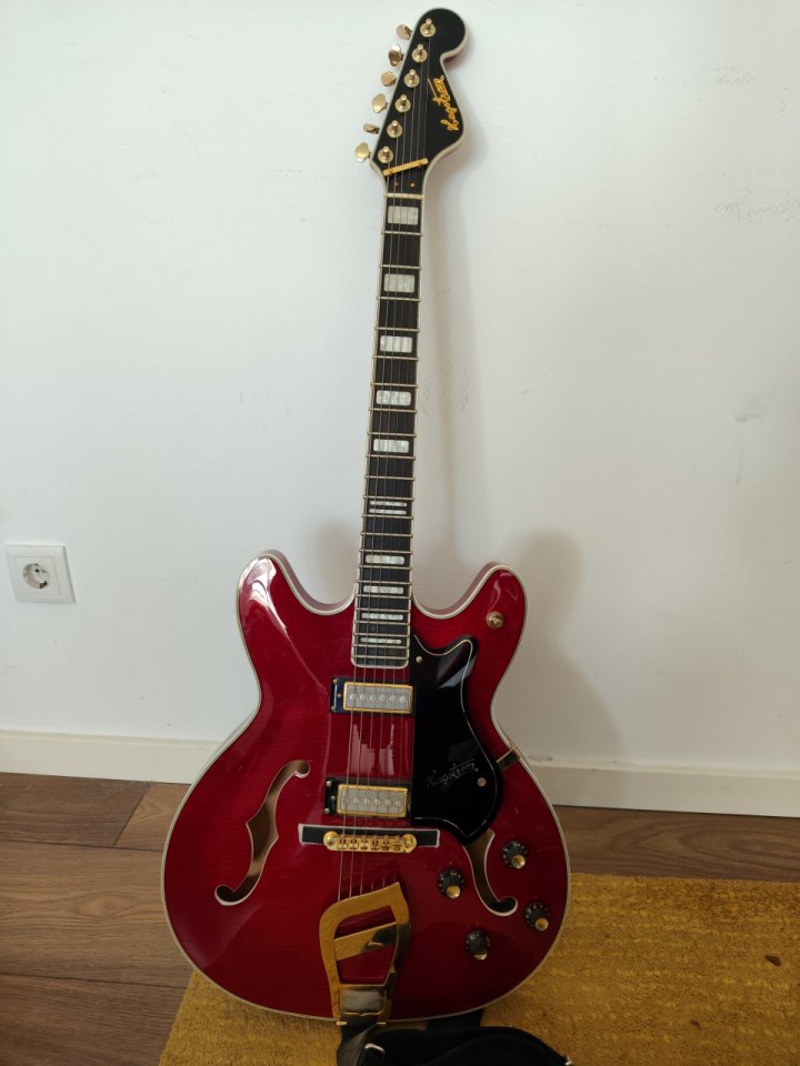 Hagstrom '67 Viking II Wild Cherry Transparent de segunda mano · Foto 2 de 3 · Barcelona · 700 €