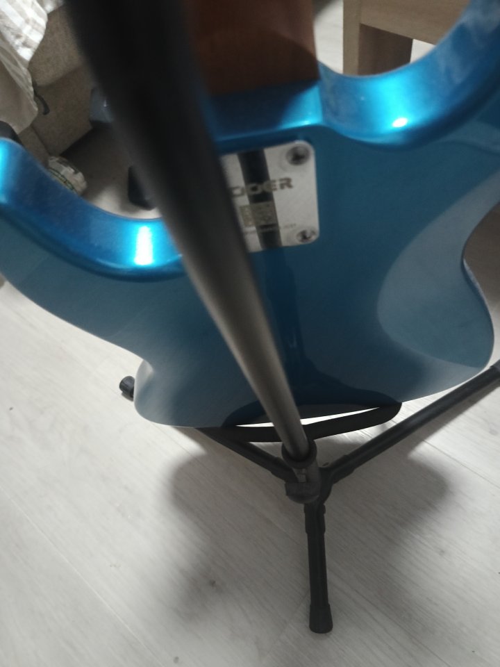 Mooer MBJ410 Bass Metal Blue de segunda mano · Foto 1 de 5 · Granada · 200 €