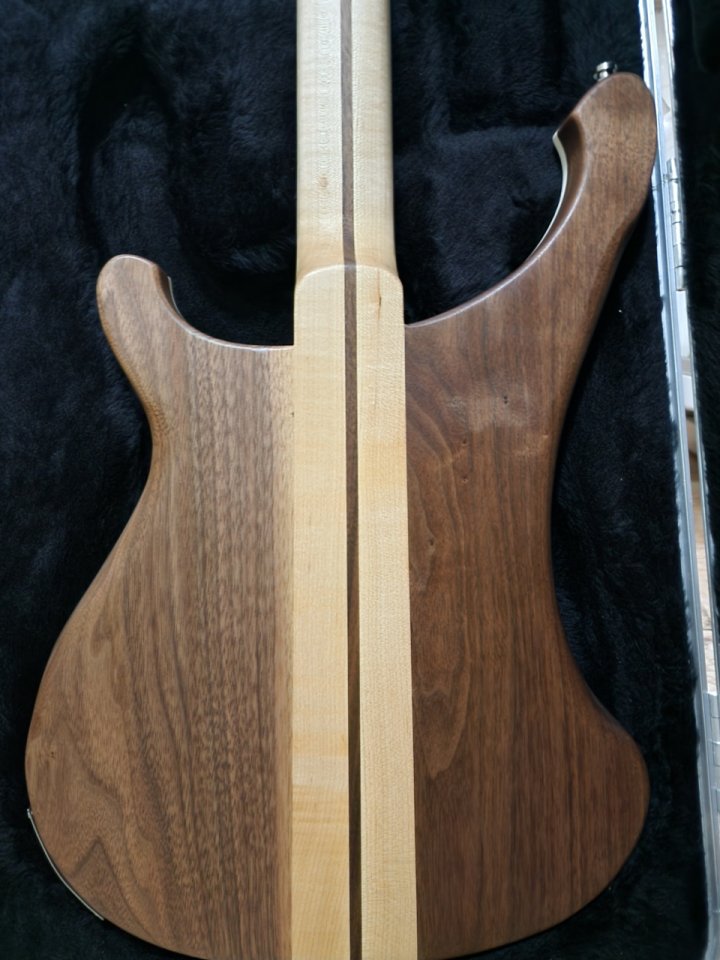 Rickenbacker 4003 Walnut 2026. Nuevo sin estrenar. de segunda mano · Foto 5 de 6 · Madrid · 2650 €