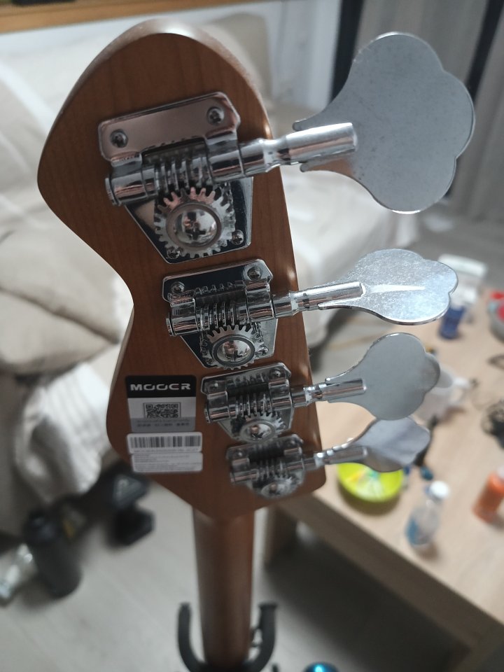 Mooer MBJ410 Bass Metal Blue de segunda mano · Foto 2 de 5 · Granada · 200 €