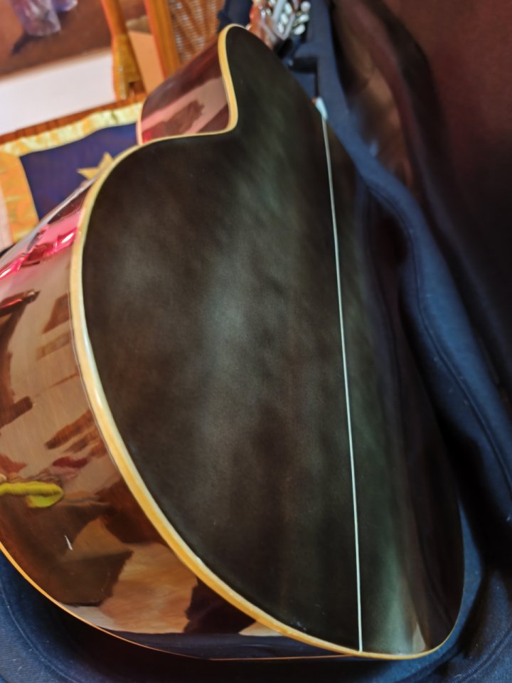 Clásica Almansa Cedro 402