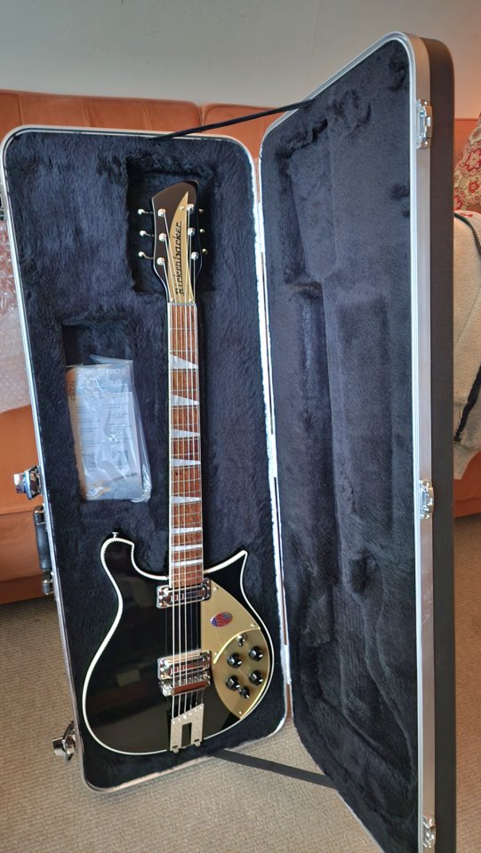 Rickenbacker 660 Jetglo 2025 . Nueva aun sin estrenar.