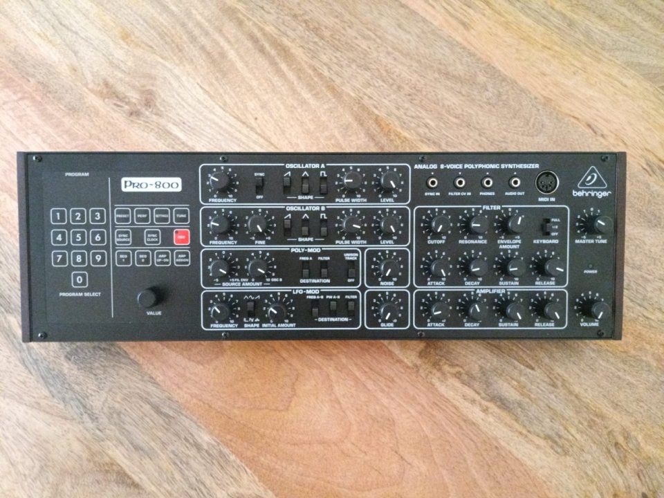 Behringer Pro-800