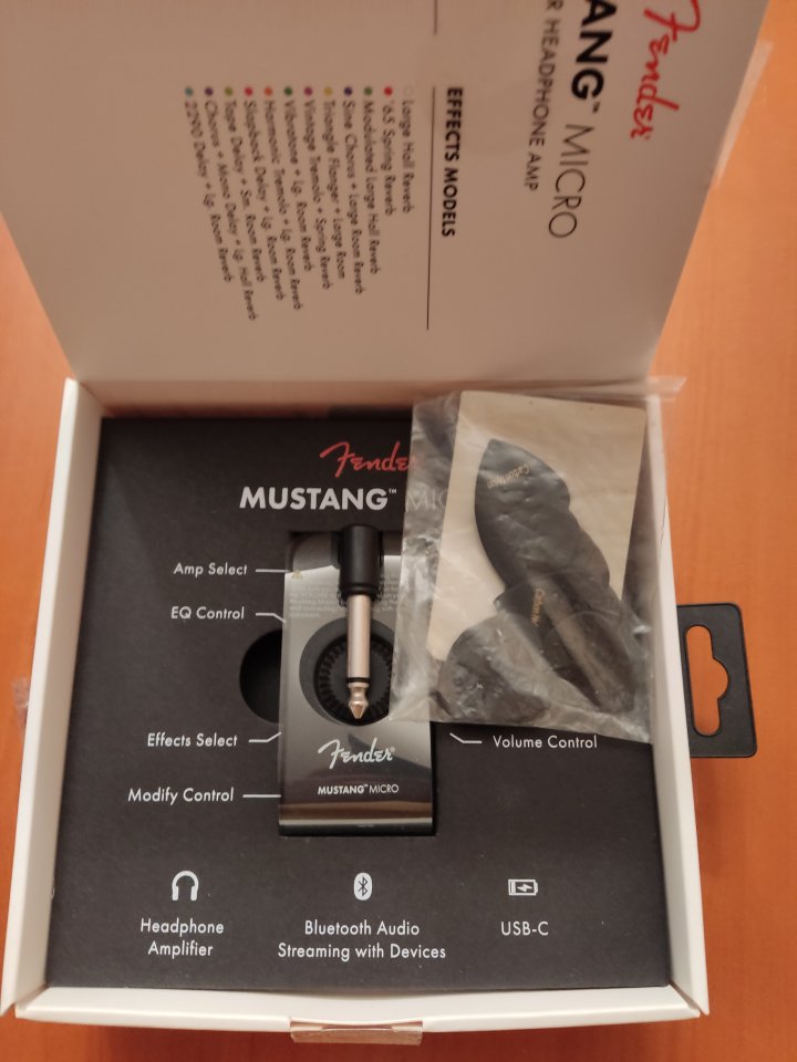 Fender Mustang Micro de segunda mano · Foto 2 de 4 · Valencia · 75 €
