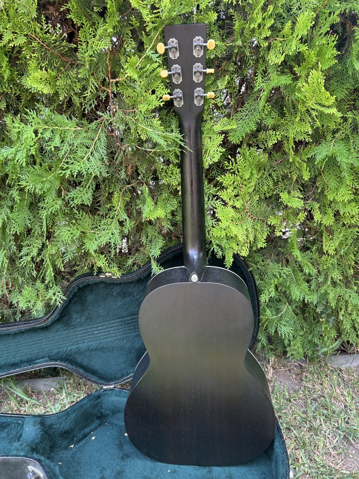 Rebaja! Guitarra acústica Martin 00-17S Black smoke con LR BAGGS