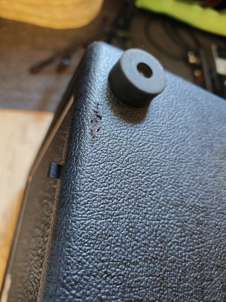 Pantalla Suhr 1x12 - Celestion V30 8ohms inglés de segunda mano · Foto 10 de 10 · Barcelona · 500 €