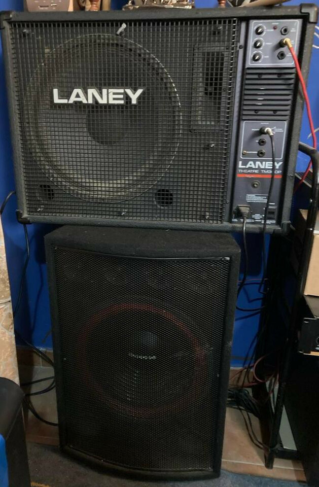 EQUIPO DE SONIDO PEQUEÑO--BAJADA precio estaba 600€ .estudio y pequeñas salas