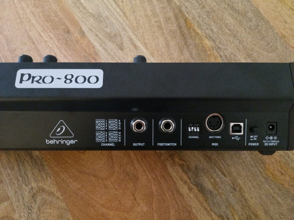 Behringer Pro-800