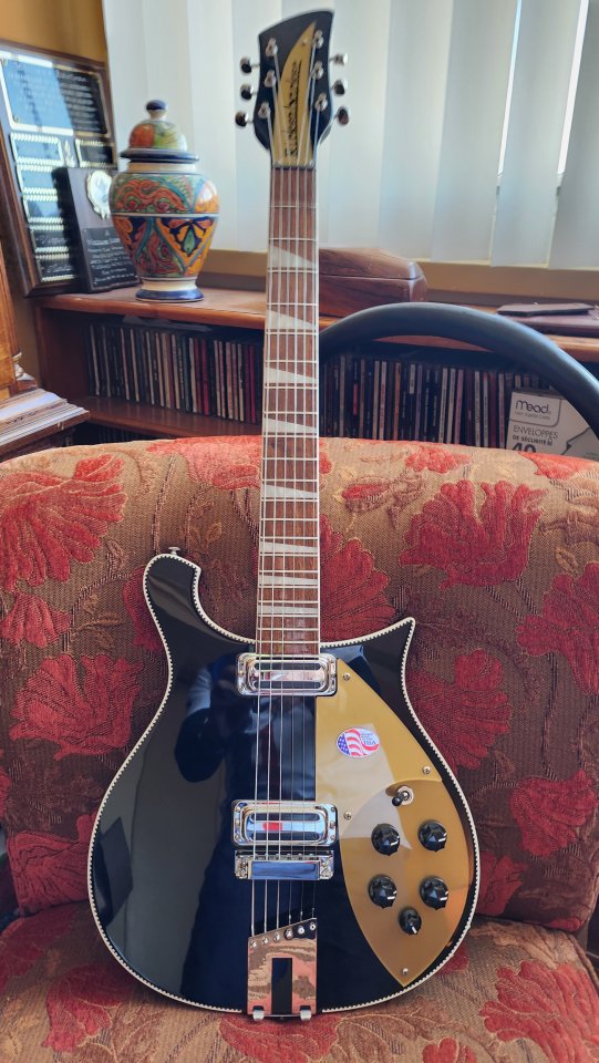 Rickenbacker 660 Jetglo 2025 . Nueva aun sin estrenar.