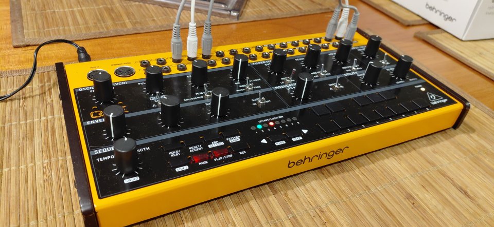 Behringer Crave