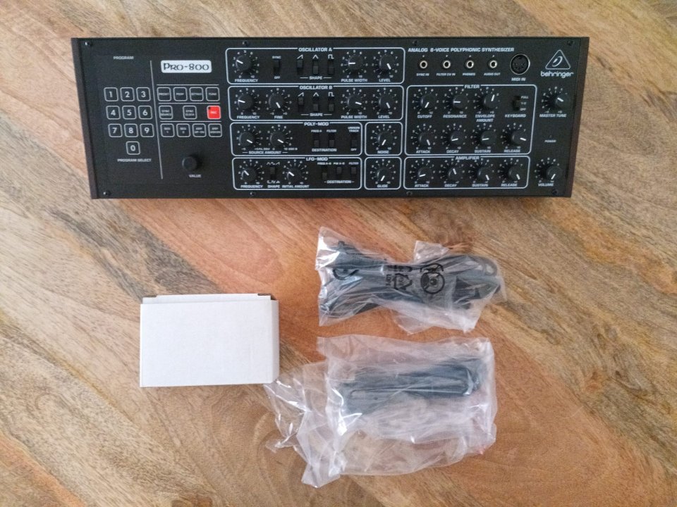 Behringer Pro-800