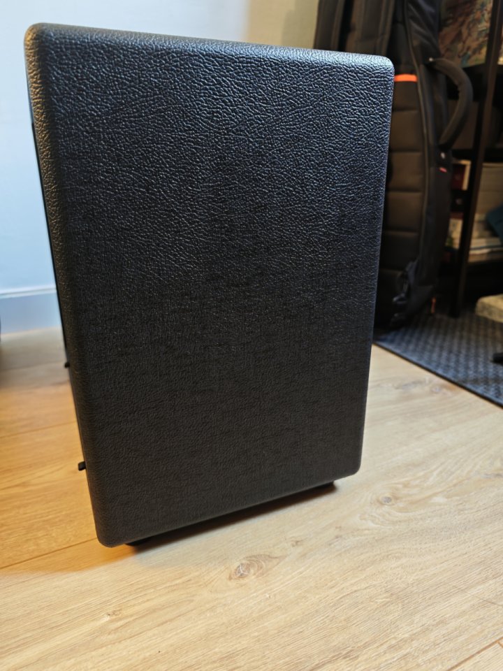 Pantalla Suhr 1x12 - Celestion V30 8ohms inglés de segunda mano · Foto 7 de 10 · Barcelona · 500 €