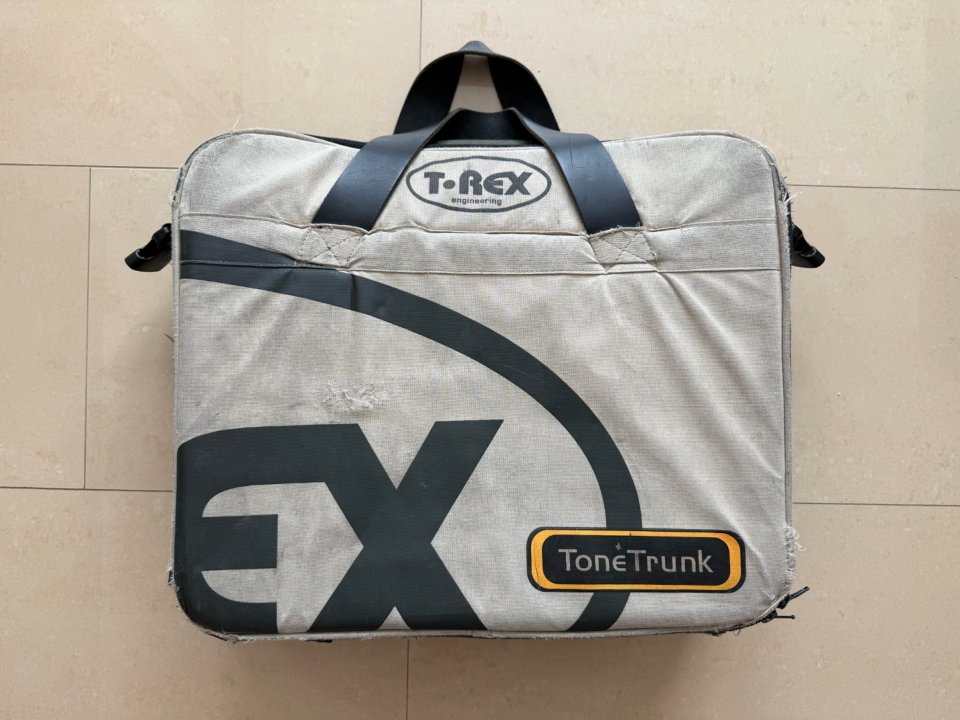 Pedalera T-Rex ToneTrunk 42 + funda original de segunda mano · Foto 6 de 10 · Pontevedra · 68 €