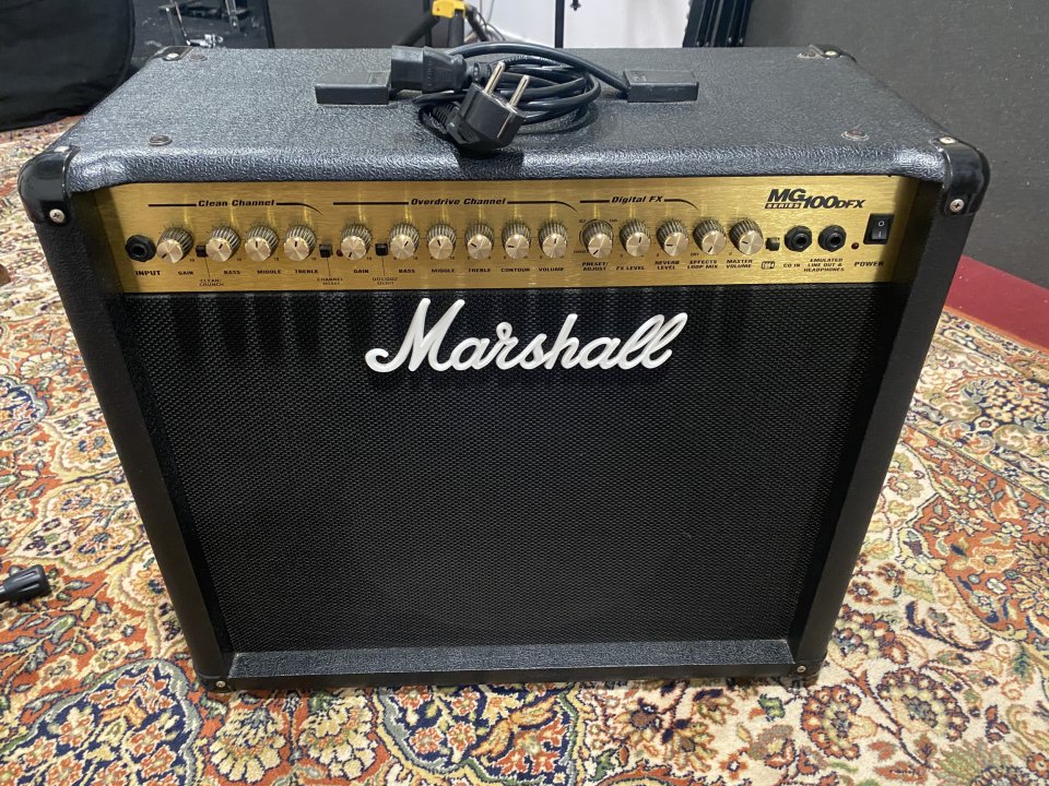 Marshall mg100dfx