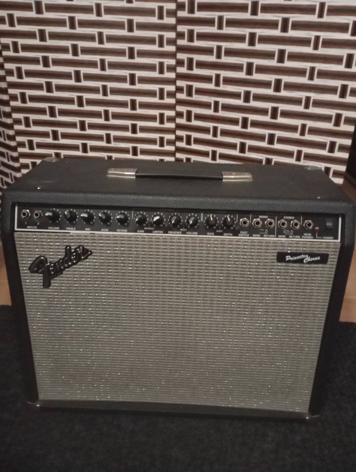 Fender Princeton Stereo Chorus Black Knob de segunda mano · Foto 1 de 10 · Girona · 250 €