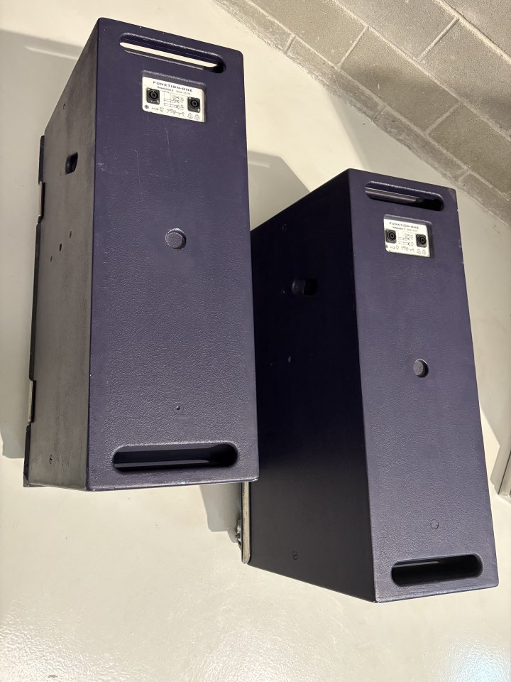 Sistema completo Funktion One R2, F218mkII y amplificacion