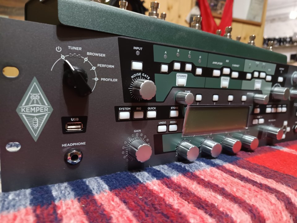 Kemper Profiler PowerRack + Remote de segunda mano · Foto 2 de 8 · Pontevedra · 1190 €