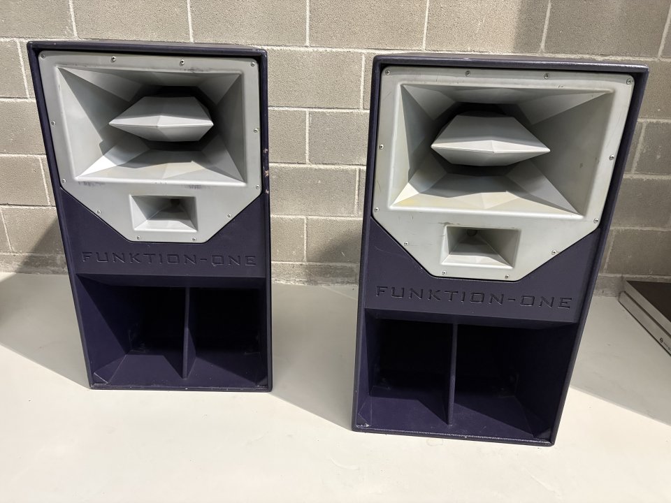 Sistema completo Funktion One R2, F218mkII y amplificacion