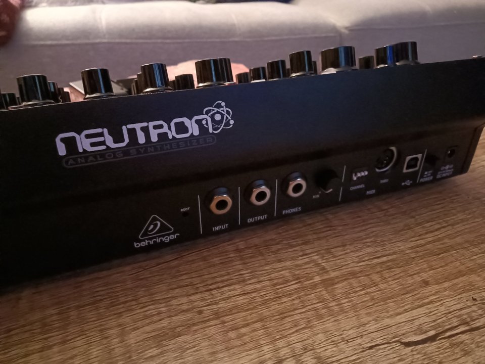 Behringer Neutron