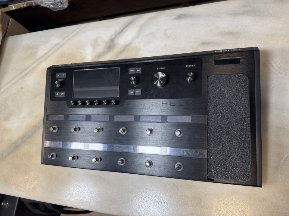 Line 6 Helix Floor Pedalera Multiefectos