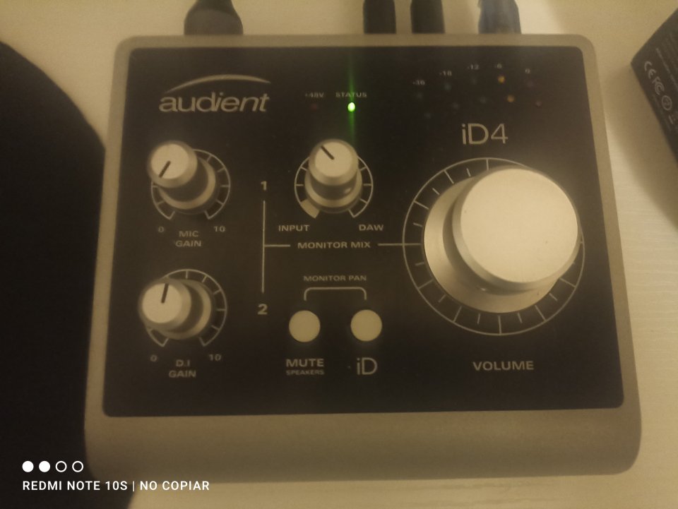 Audient id4 USB interface pro de segunda mano · Foto 10 de 10 · Girona · 89 €
