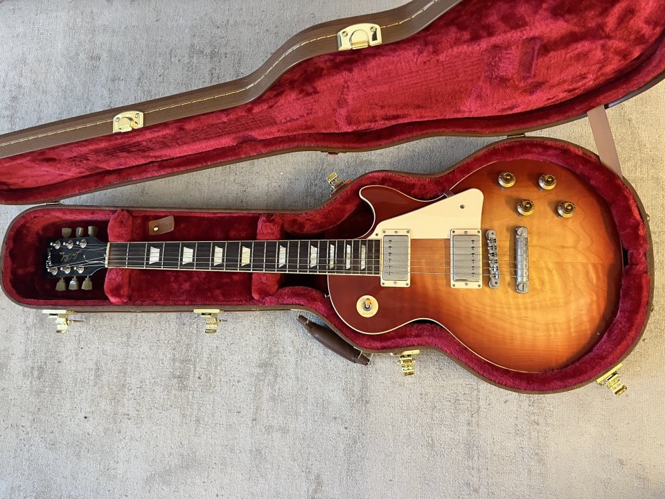 Gibson Les Paul Standard 50s Heritage Cherry Sunburst de segunda mano · Foto 1 de 5 · Tarragona · 1900 €