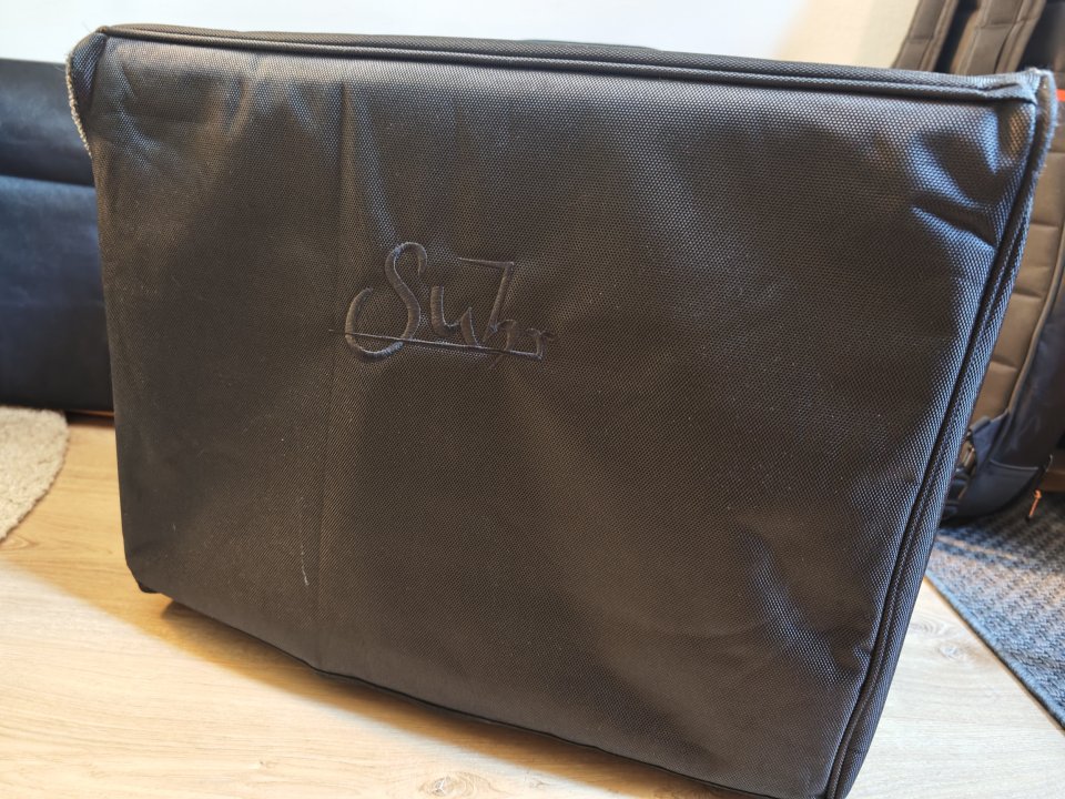 Pantalla Suhr 1x12 - Celestion V30 8ohms inglés de segunda mano · Foto 3 de 10 · Barcelona · 500 €