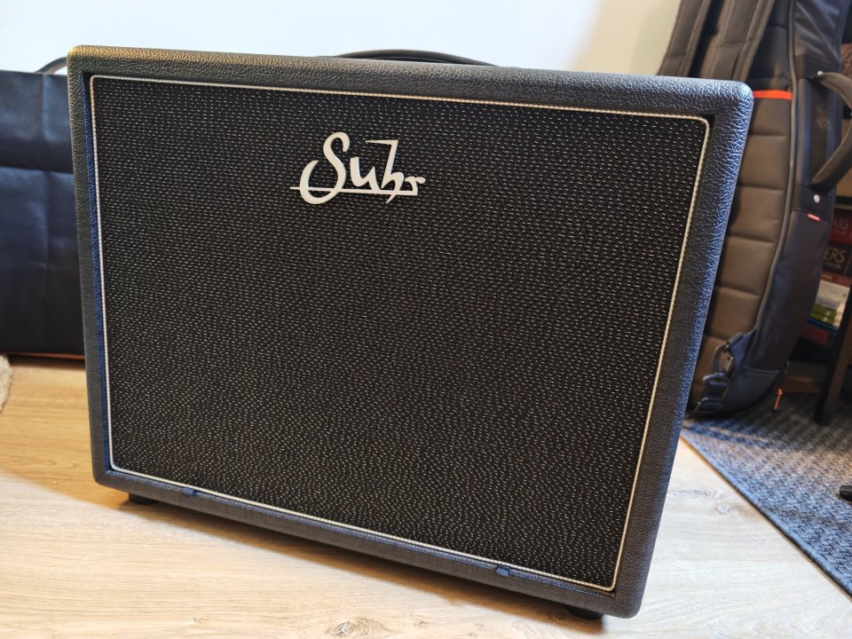 Pantalla Suhr 1x12 - Celestion V30 8ohms inglés de segunda mano · Foto 2 de 10 · Barcelona · 500 €