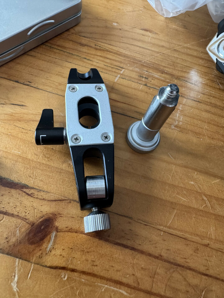 Maleta mattebox , filtros más accesorios por guitarra Jazzmaster …..