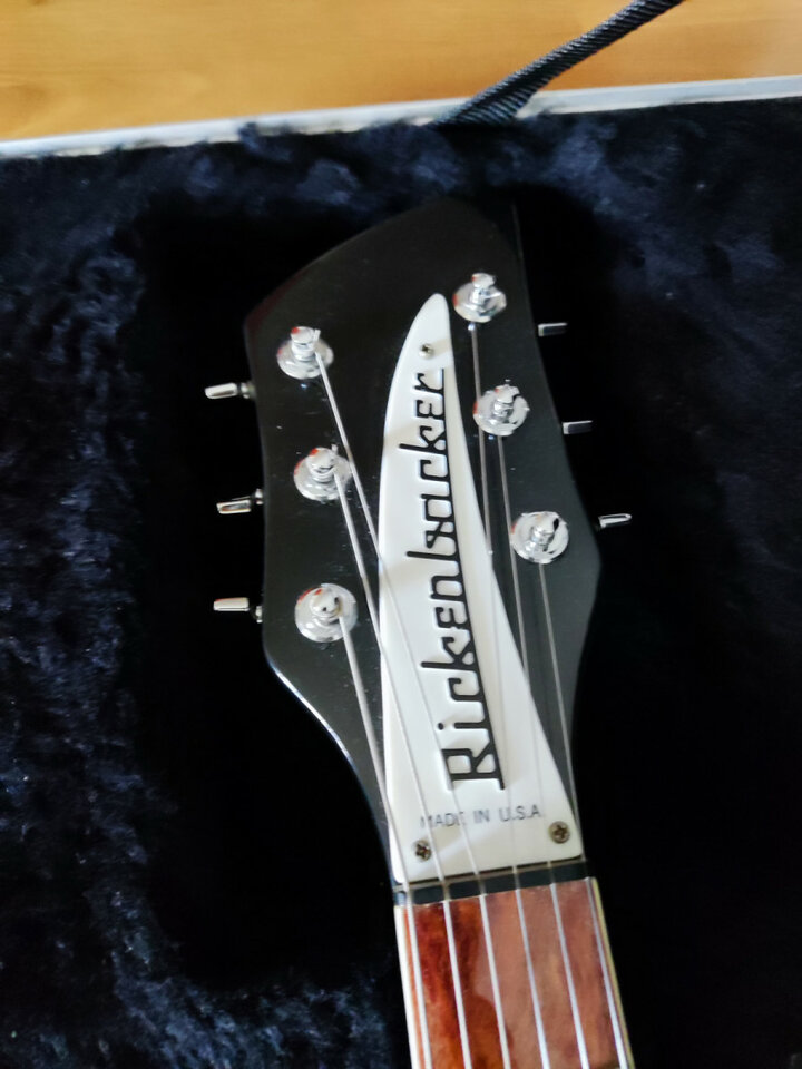 /CAMBIO/ Rickenbacker 360 Jetglo de segunda mano · Foto 8 de 10 · Madrid · 2250 €