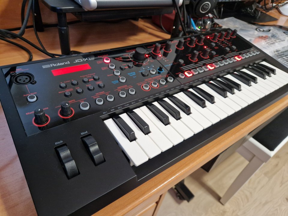 Roland JD-XI de segunda mano · Foto 1 de 7 · Madrid · 400 €