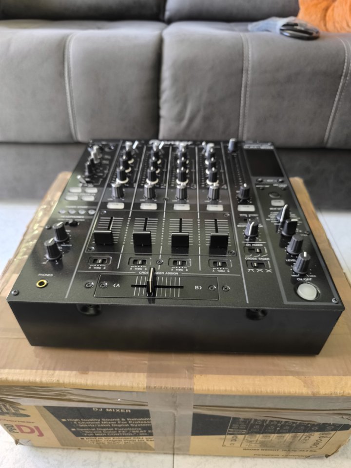Pioneer DJM-800 Impecable + Caja Original de segunda mano · Foto 4 de 10 · Lugo · 600 €