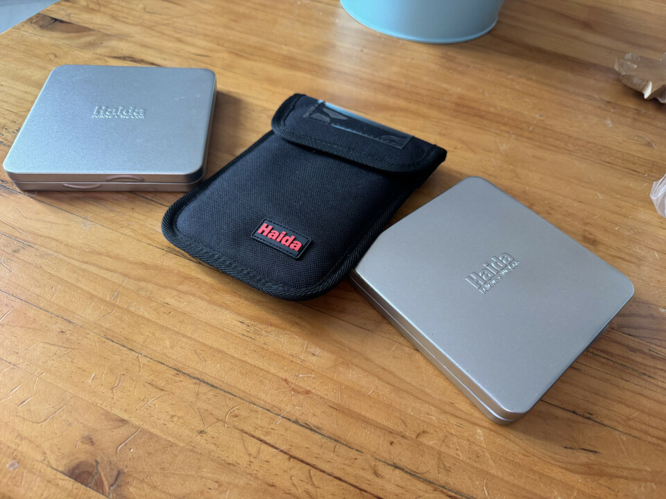 Maleta mattebox , filtros más accesorios por guitarra Jazzmaster …..