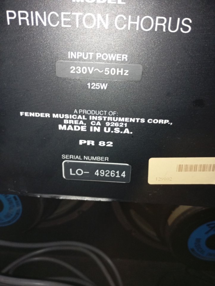 Fender Princeton Stereo Chorus Black Knob de segunda mano · Foto 10 de 10 · Girona · 250 €