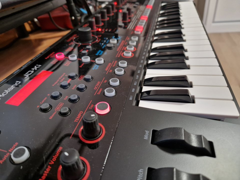 Roland JD-XI de segunda mano · Foto 3 de 7 · Madrid · 400 €