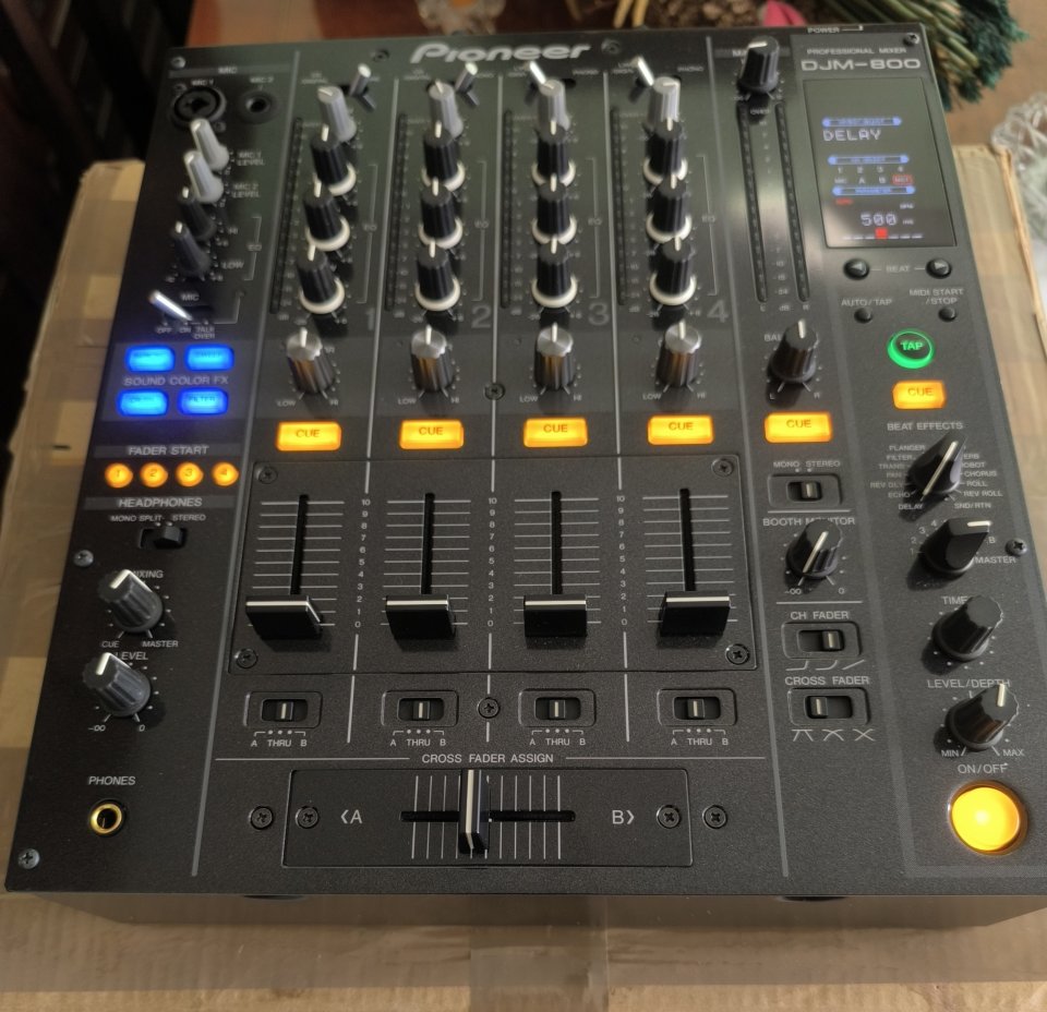 Pioneer DJM-800 Impecable + Caja Original de segunda mano · Foto 6 de 10 · Lugo · 600 €