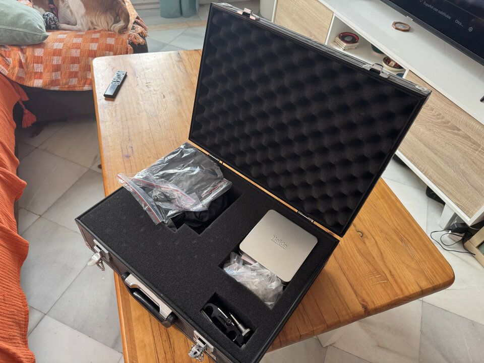 Maleta mattebox , filtros más accesorios por guitarra Jazzmaster …..