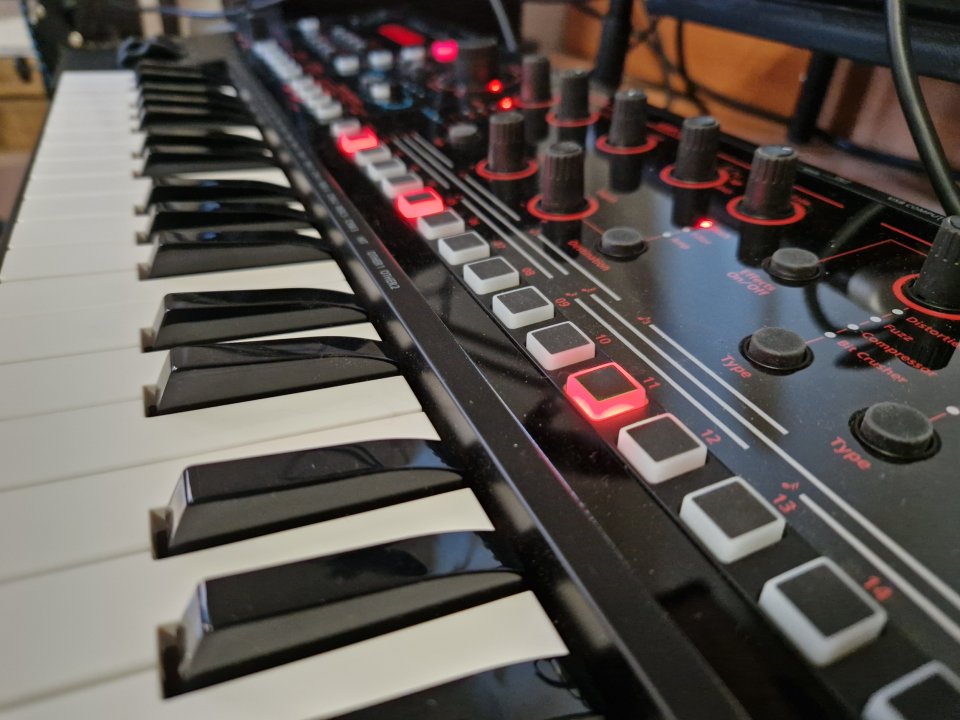 Roland JD-XI de segunda mano · Foto 4 de 7 · Madrid · 400 €