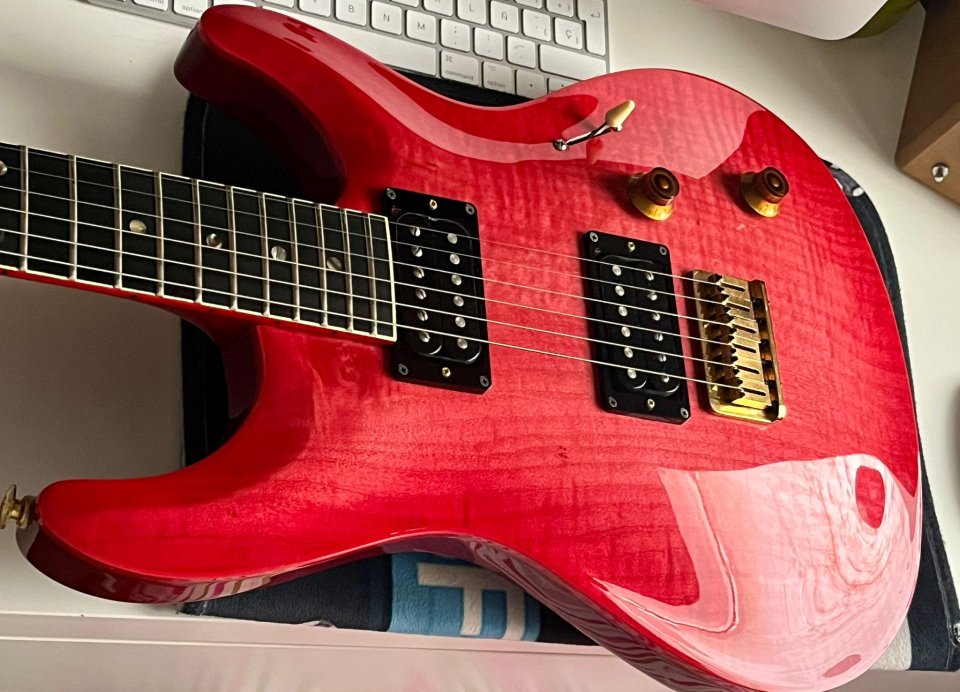 Heartfield Elan by Fender