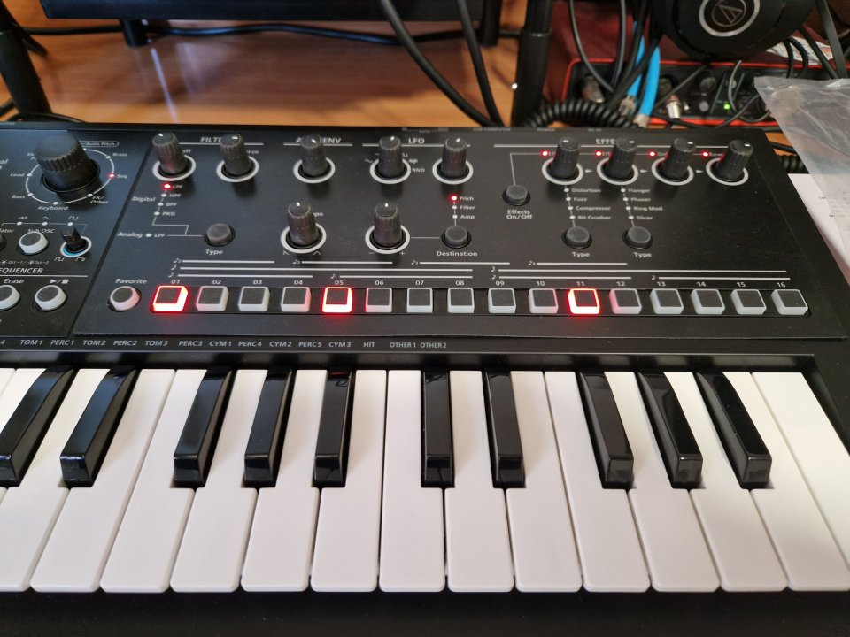 Roland JD-XI de segunda mano · Foto 5 de 7 · Madrid · 400 €