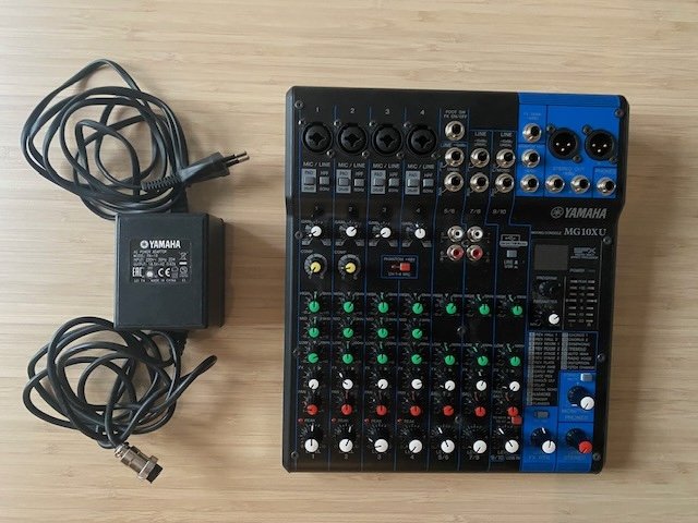 Mesa de mezclas Yamaha MG10 XU